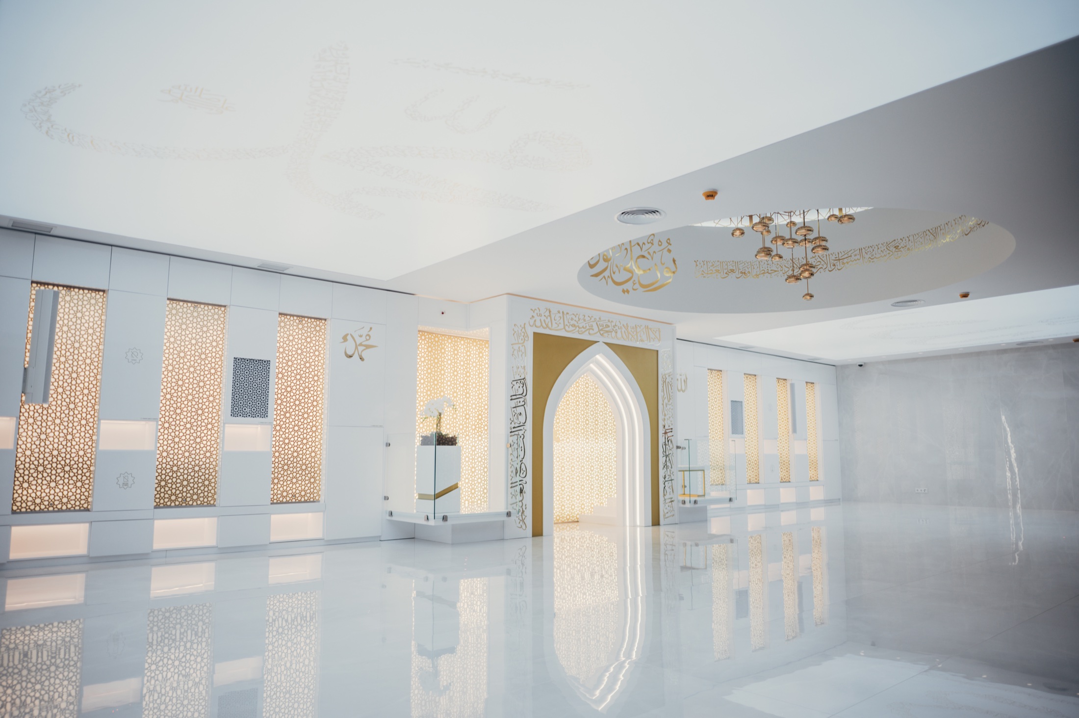 Interior principal da Mesquita Abdurrahman Bin Auf
